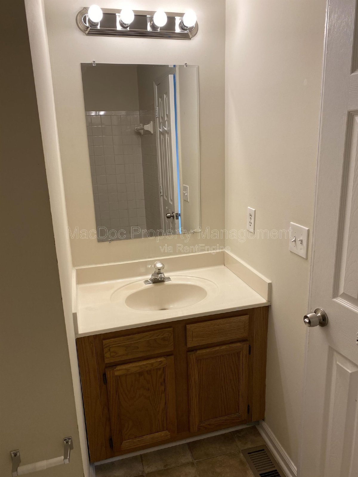 2909 Broyhill Court Fredericksburg, VA 22408 property image