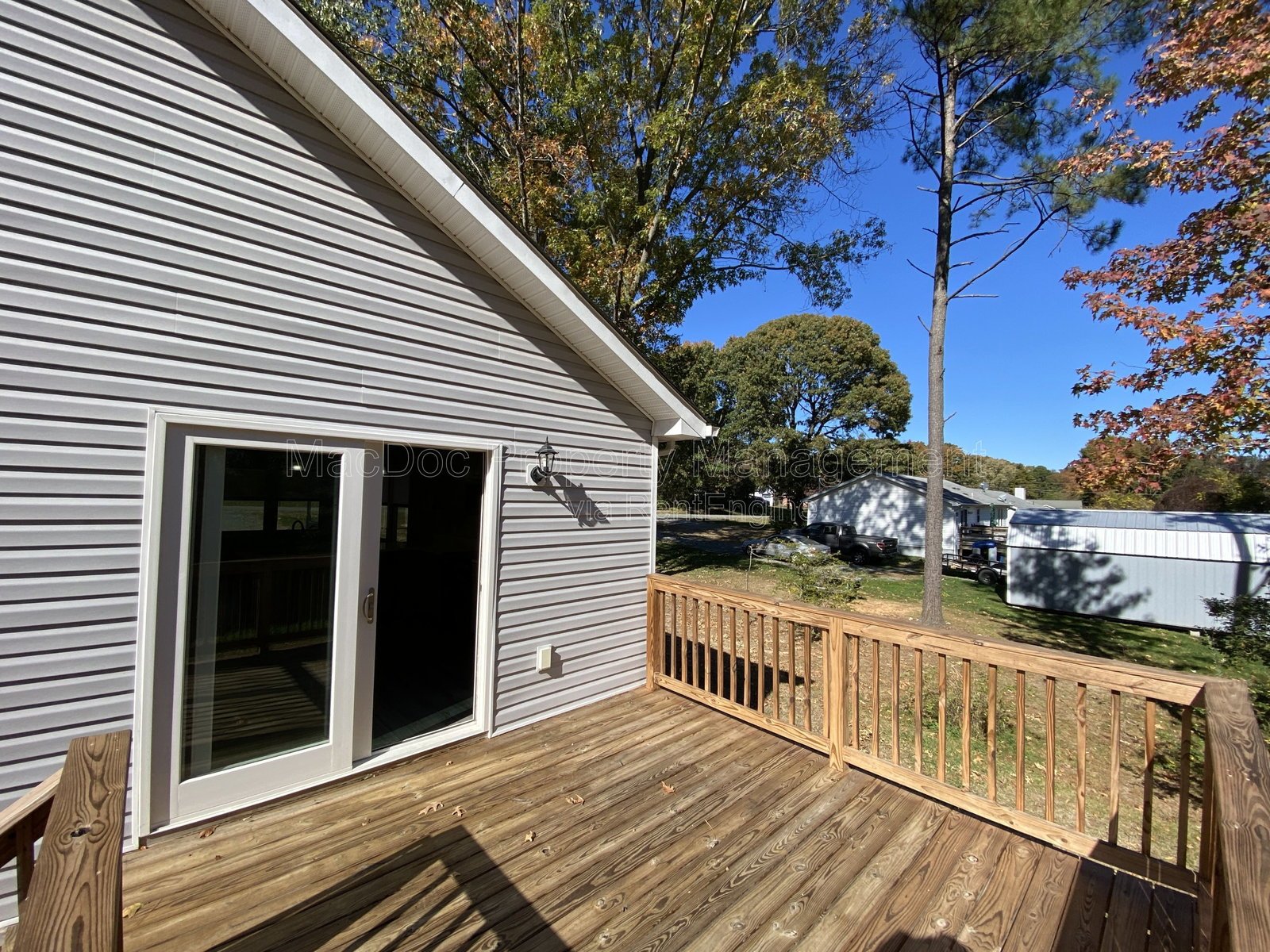 77 Lakeview Drive Colonial Beach, VA 22443 property image