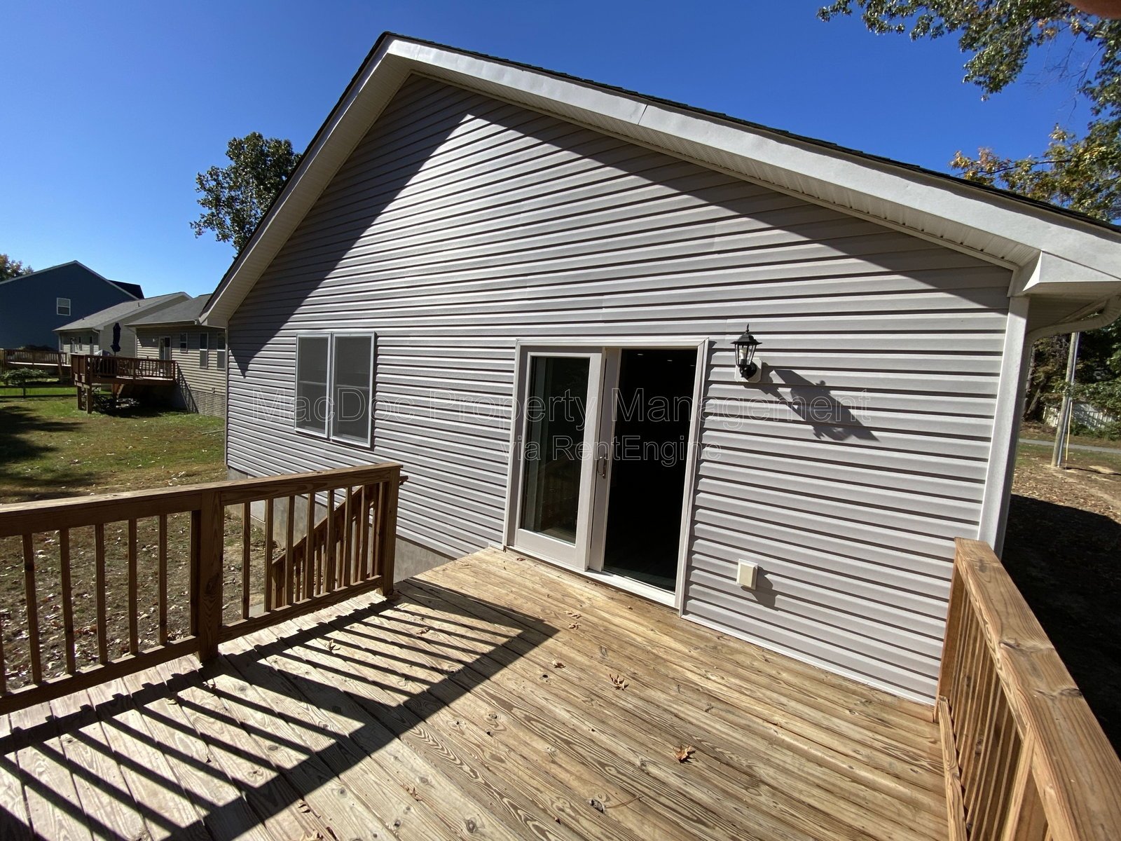 77 Lakeview Drive Colonial Beach, VA 22443 property image