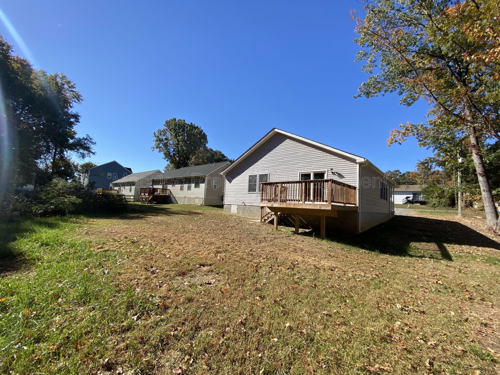 77 Lakeview Drive Colonial Beach, VA 22443 property image