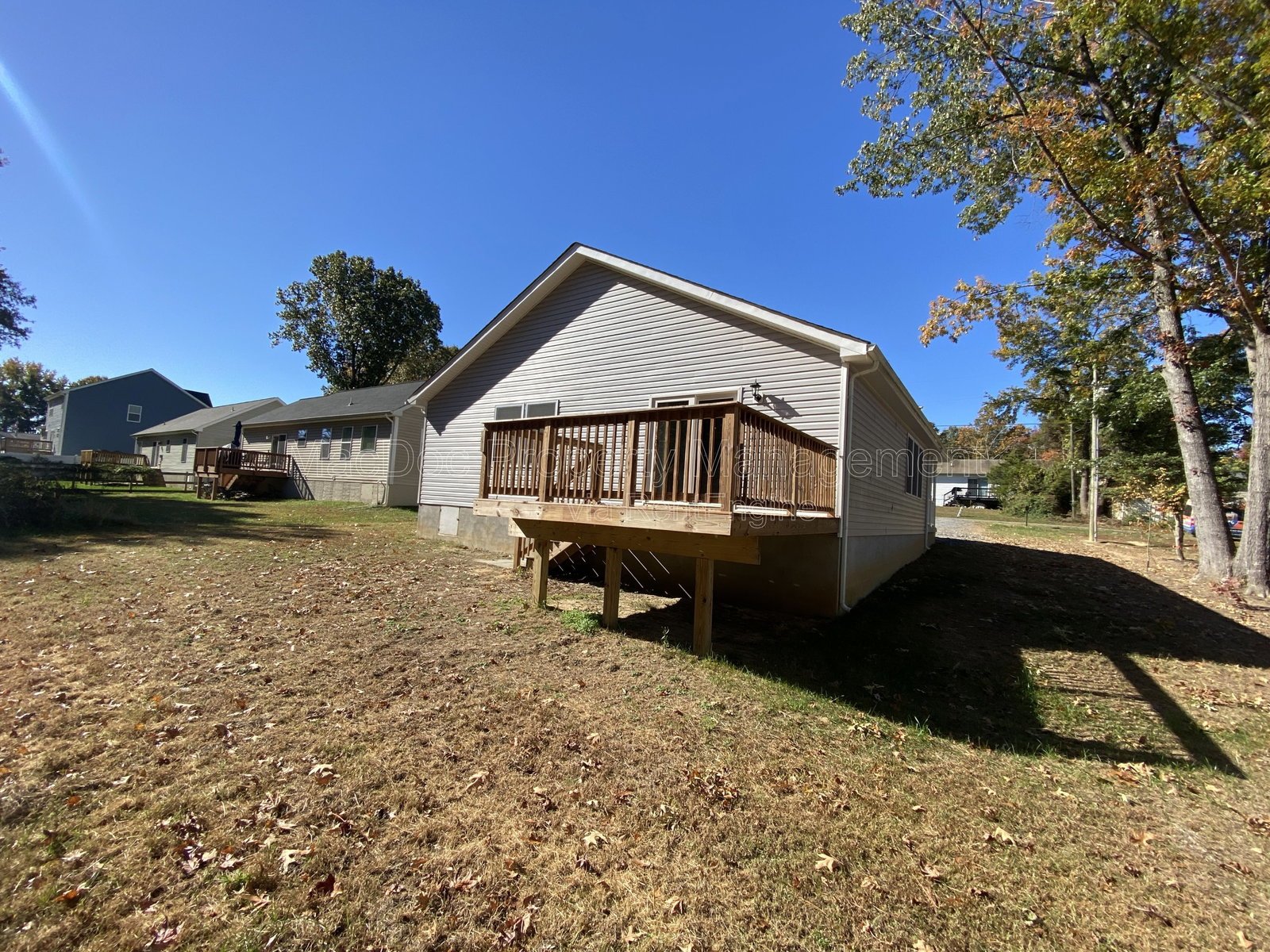 77 Lakeview Drive Colonial Beach, VA 22443 property image