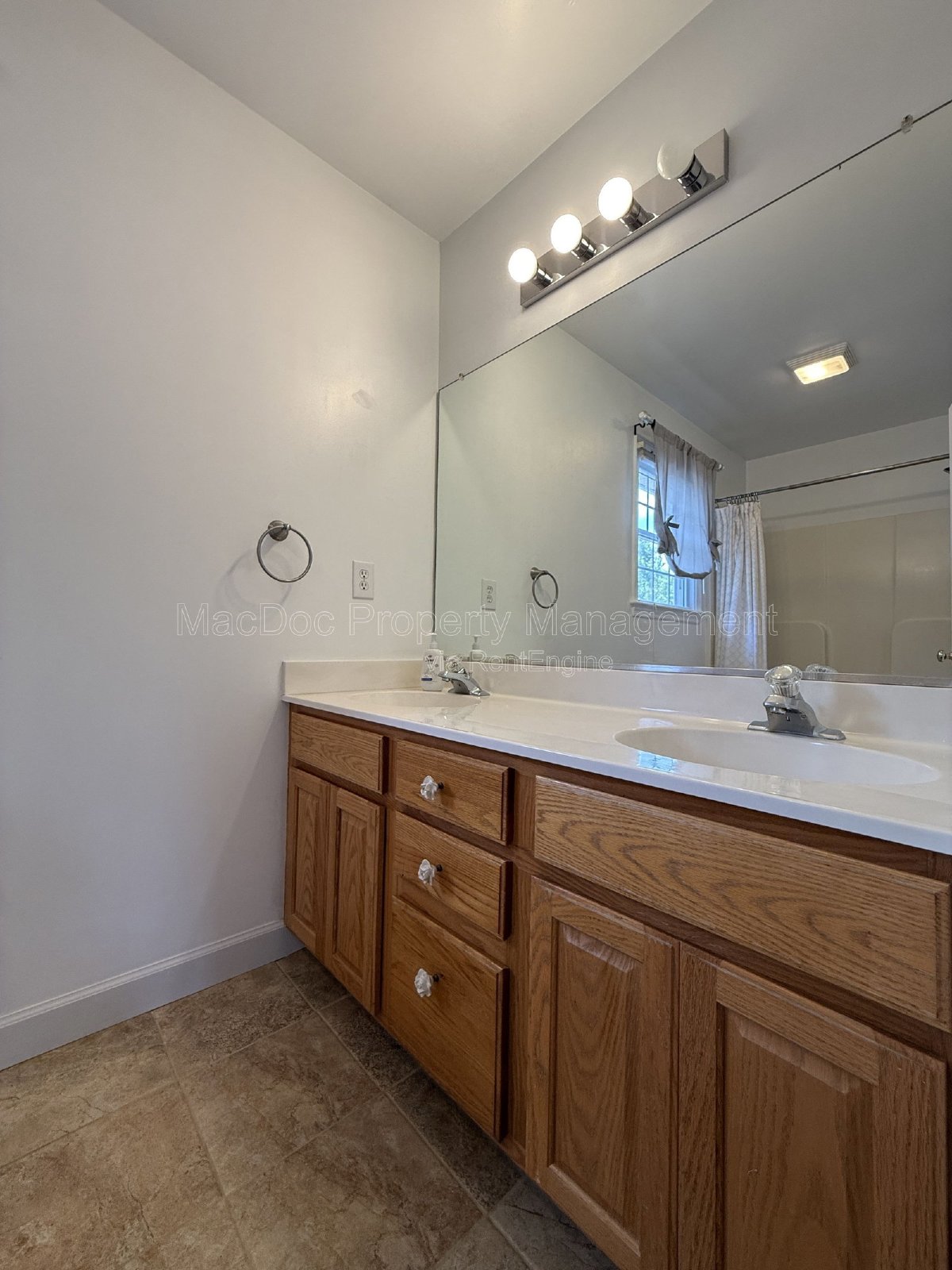 17493 American Way Woodford, VA 22580 property image
