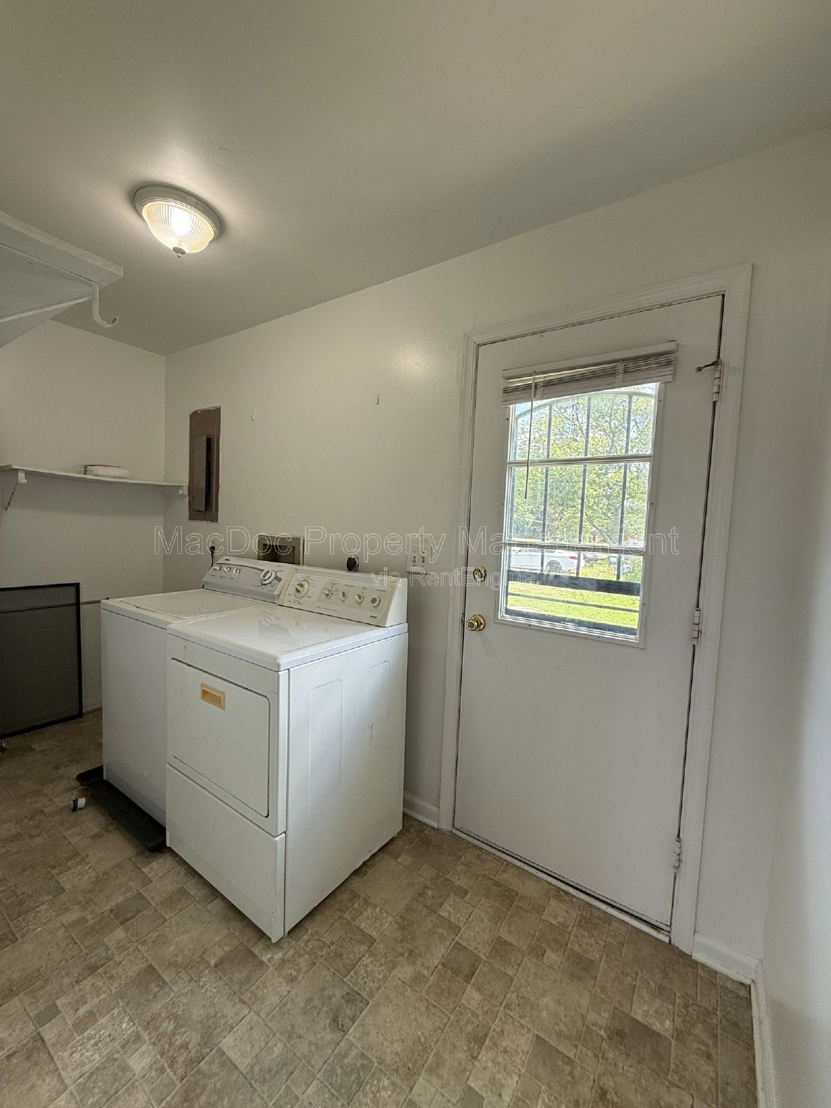 1804 Sherwood Drive Fredericksburg, VA 22405 property image