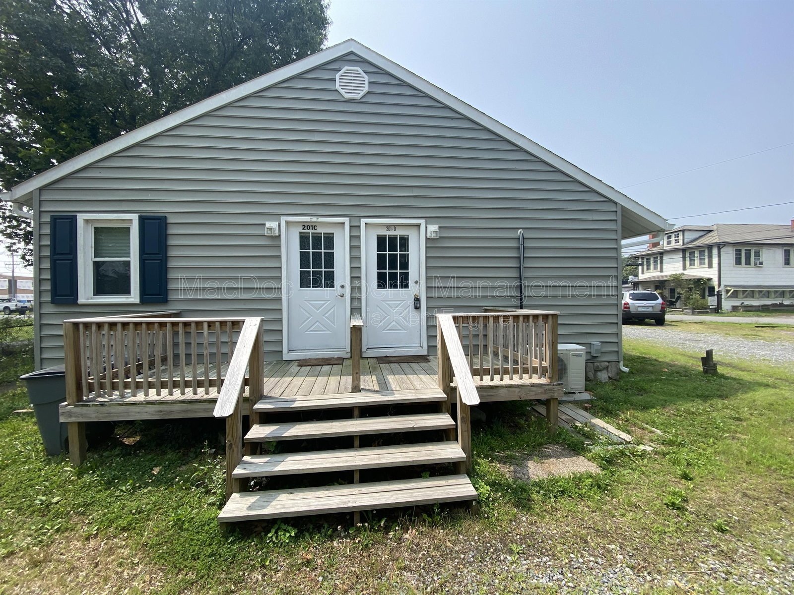 201 North Irving Avenue Apt D Colonial Beach, VA 22443 property image