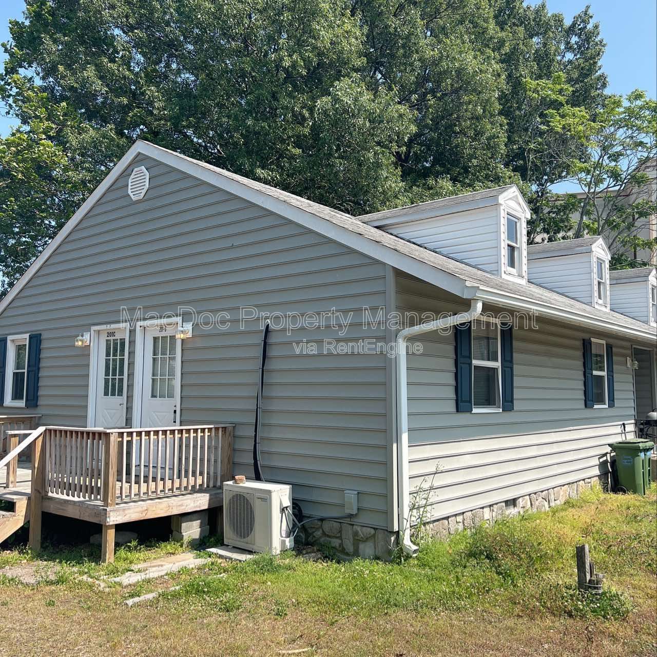 201 North Irving Avenue Apt D Colonial Beach, VA 22443 property image