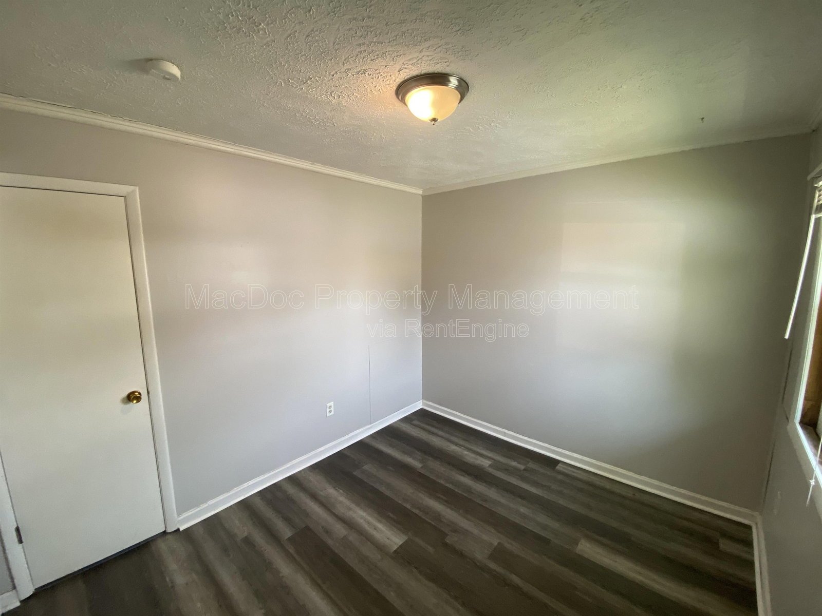 201 North Irving Avenue Apt D Colonial Beach, VA 22443 property image