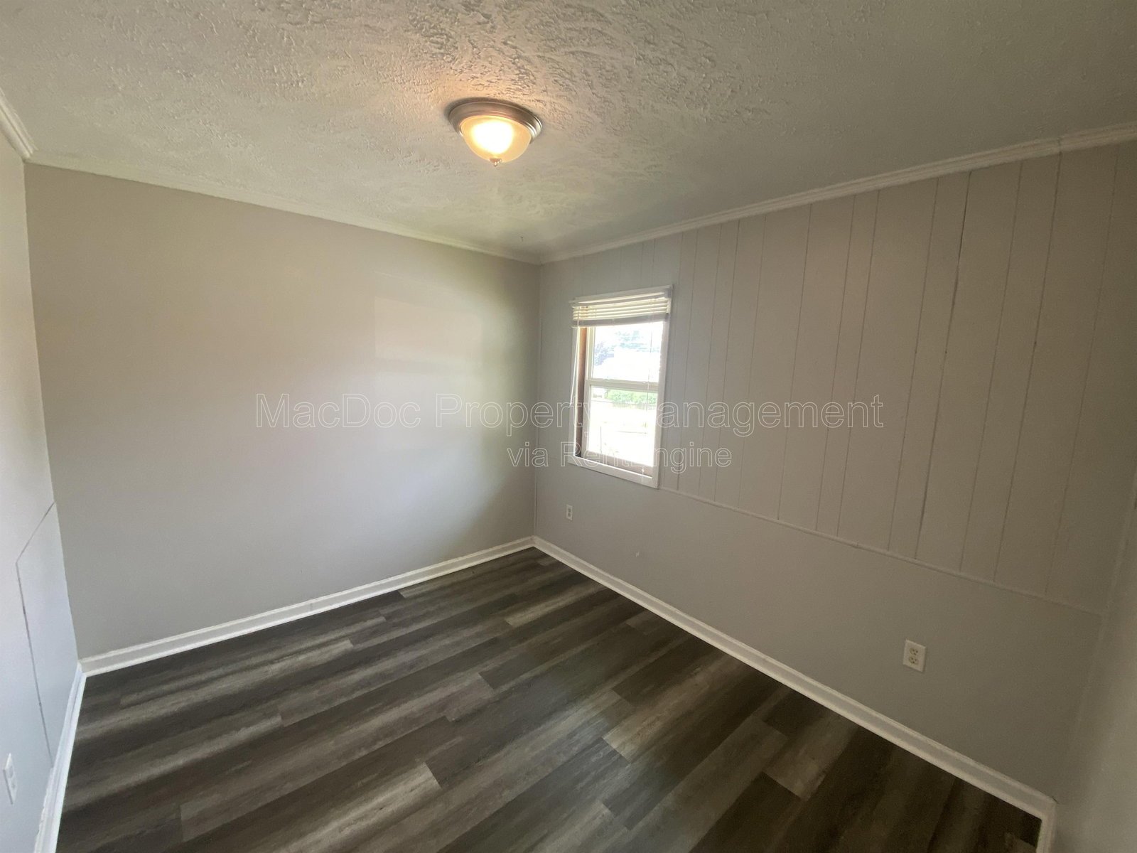201 North Irving Avenue Apt D Colonial Beach, VA 22443 property image
