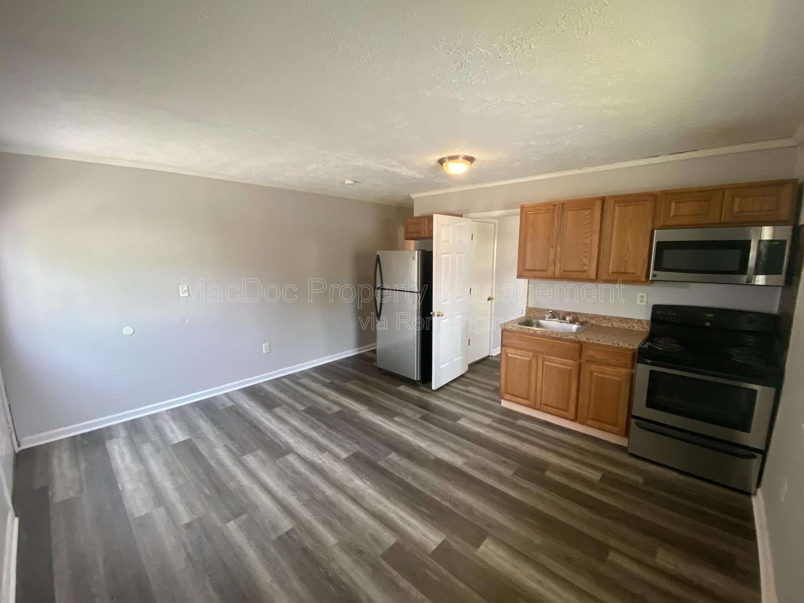 201 North Irving Avenue Apt D Colonial Beach, VA 22443 property image