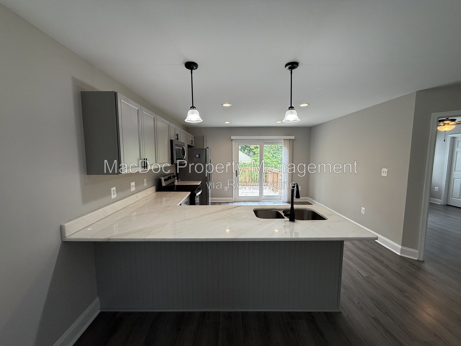 77 Lakeview Drive Colonial Beach, VA 22443 property image