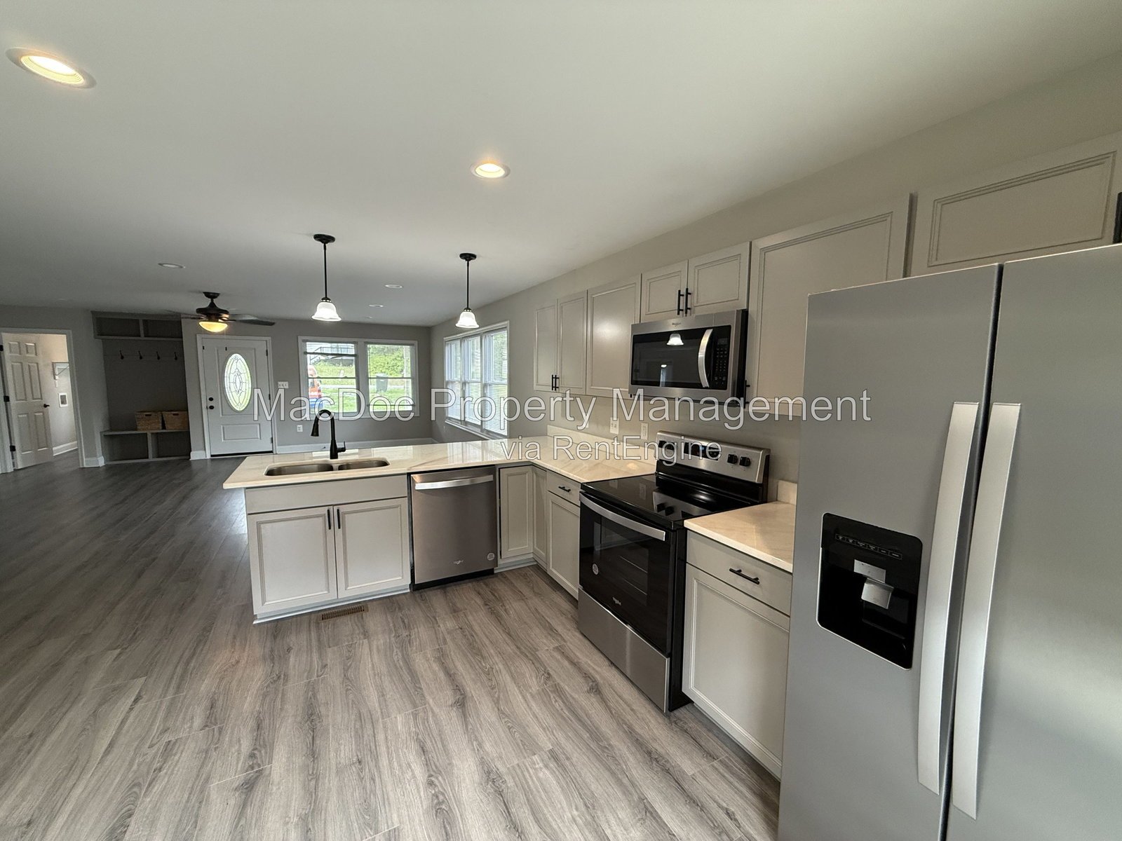 77 Lakeview Drive Colonial Beach, VA 22443 property image