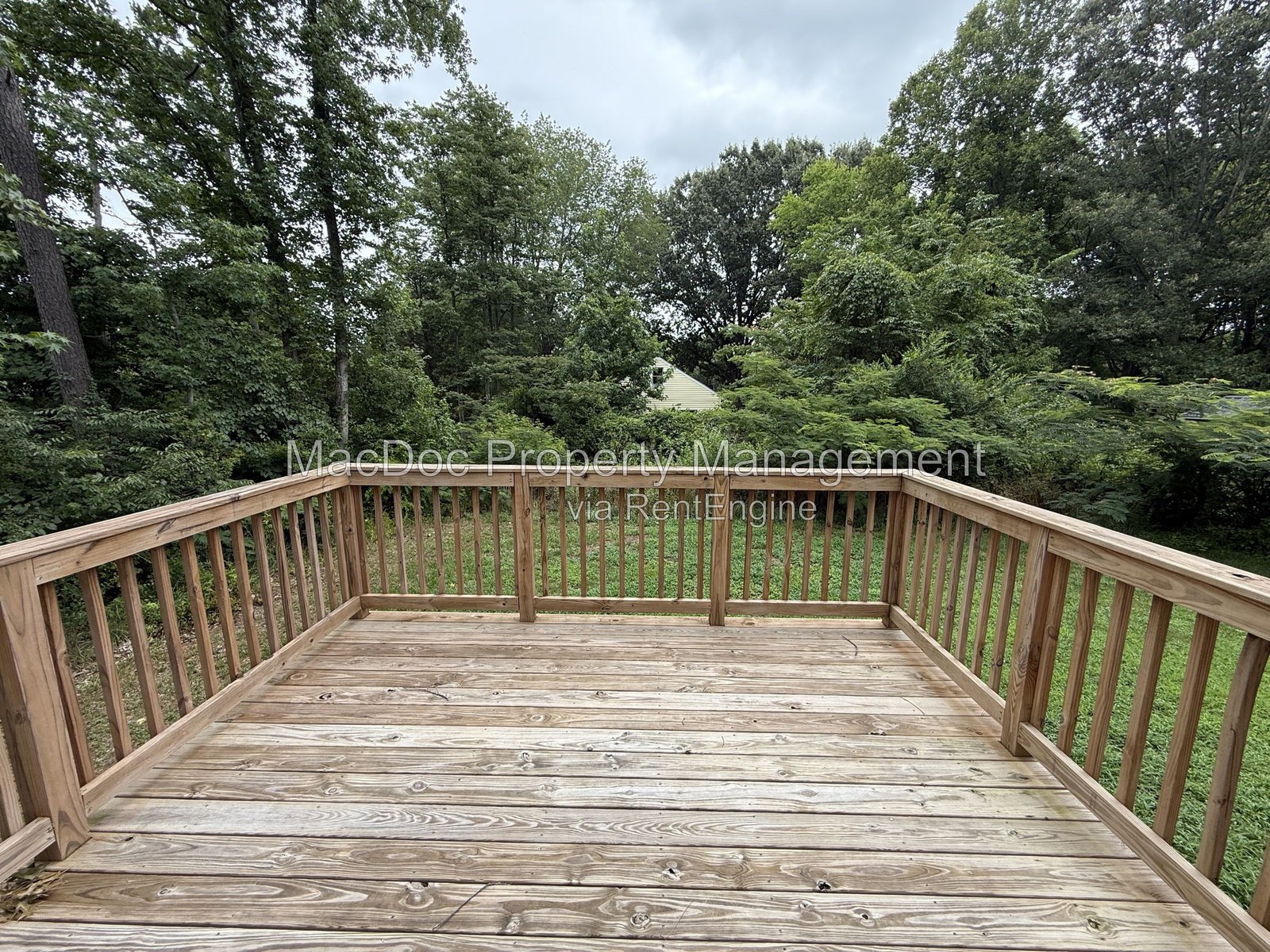 77 Lakeview Drive Colonial Beach, VA 22443 property image