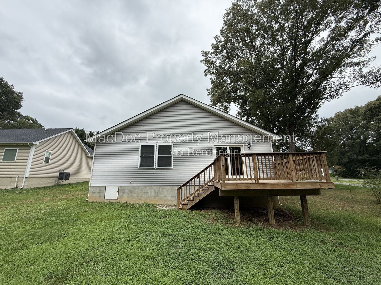 77 Lakeview Drive Colonial Beach, VA 22443 property image