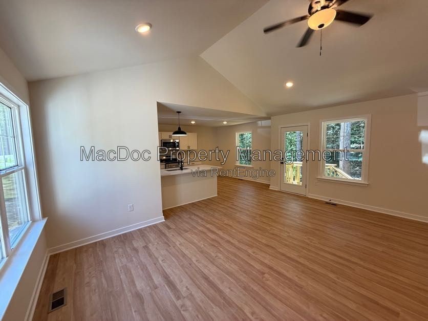 387 Forest Grove Road Colonial Beach, VA 22443 property image