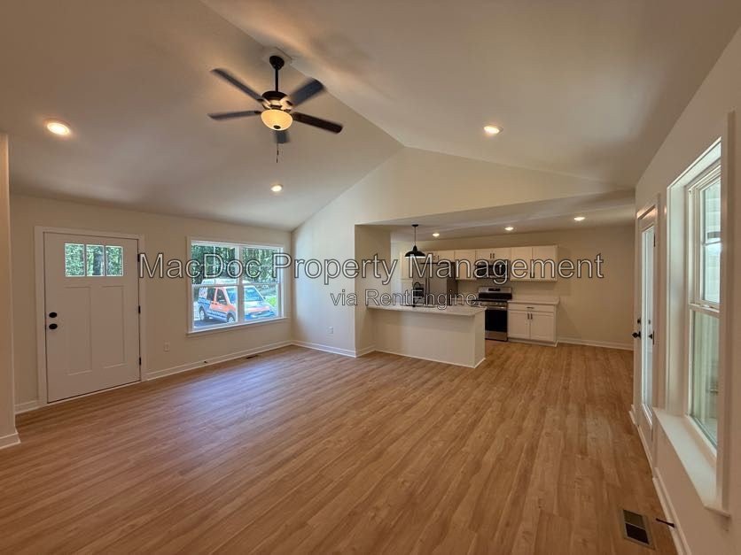 387 Forest Grove Road Colonial Beach, VA 22443 property image