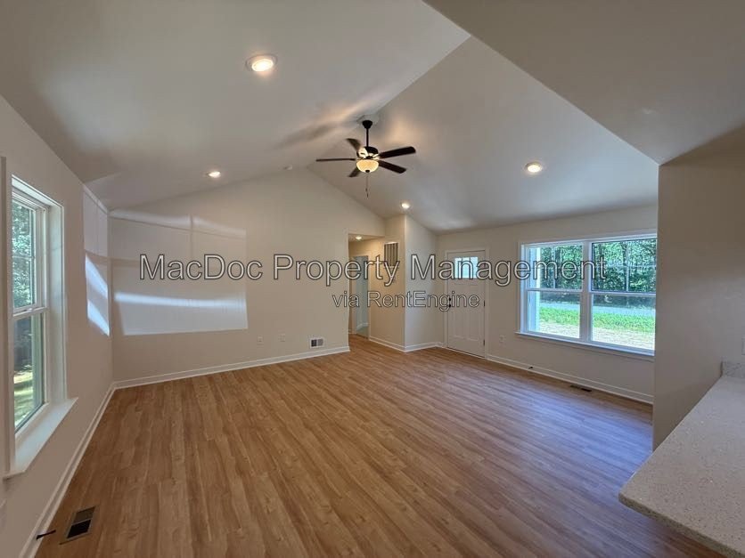 387 Forest Grove Road Colonial Beach, VA 22443 property image