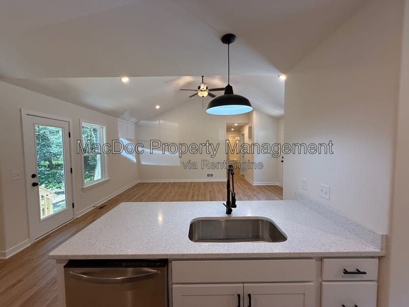 387 Forest Grove Road Colonial Beach, VA 22443 property image