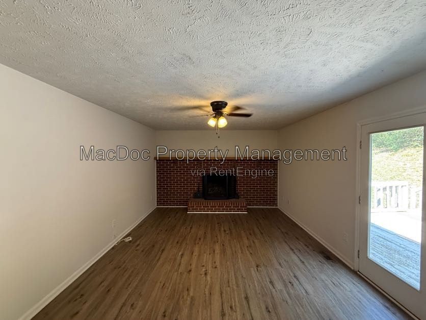 11304 Springfield Drive Fredericksburg, VA 22408 property image