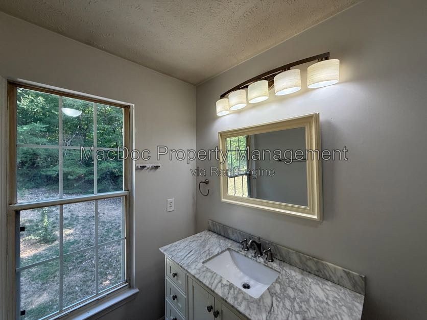 11304 Springfield Drive Fredericksburg, VA 22408 property image
