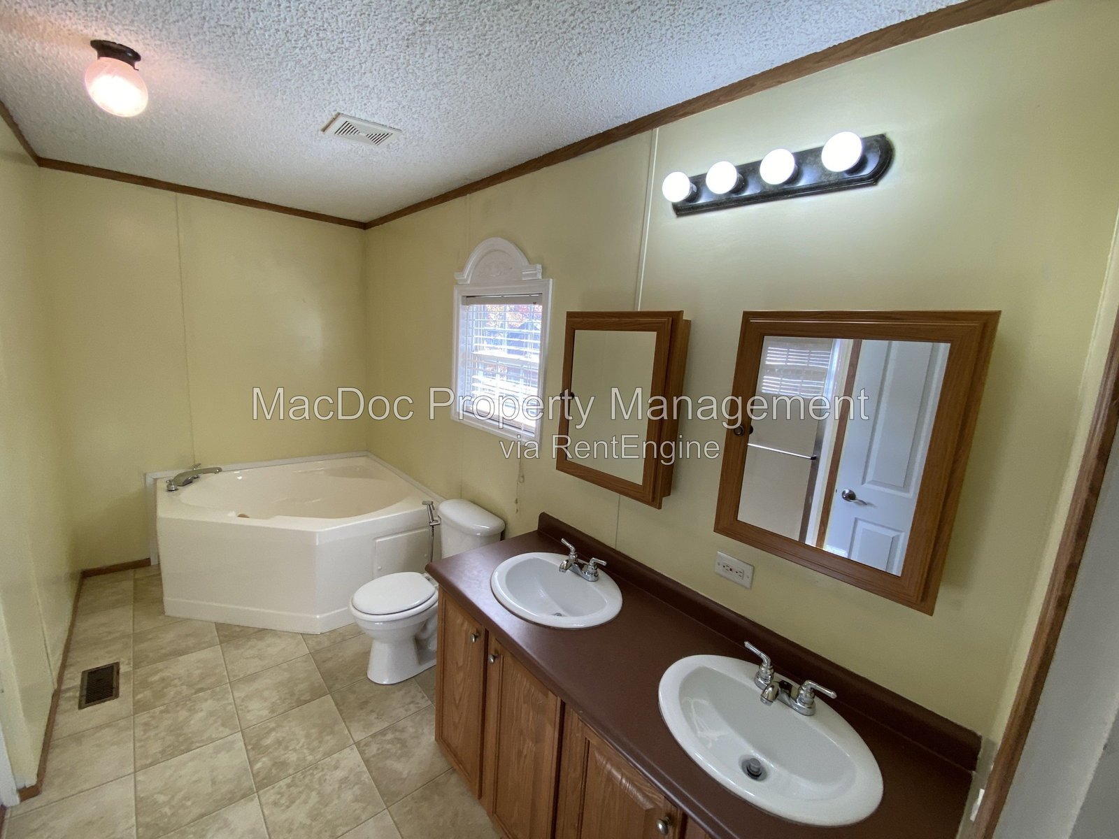 6280 Mt Airy Drive Ruther Glen, VA 22546 property image