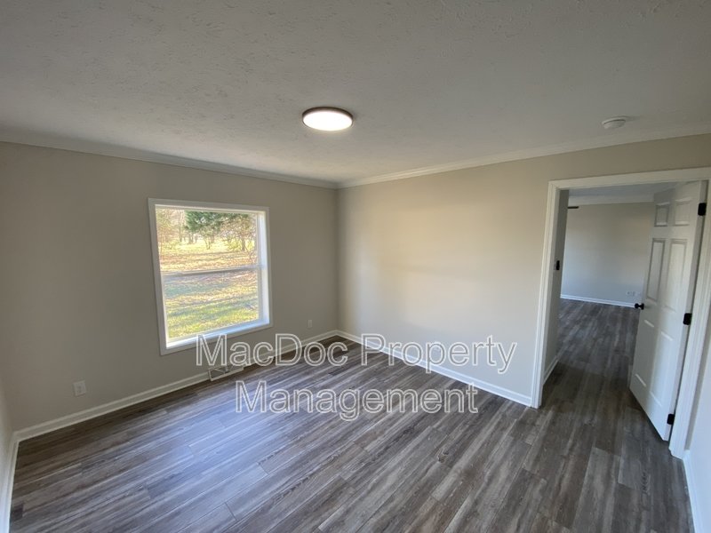 10504 Benchmark Road property image
