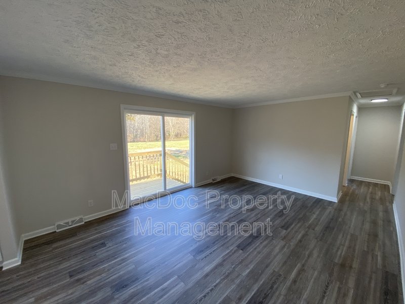 10504 Benchmark Road property image