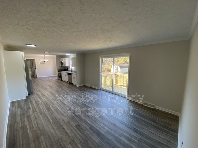 10504 Benchmark Road property image