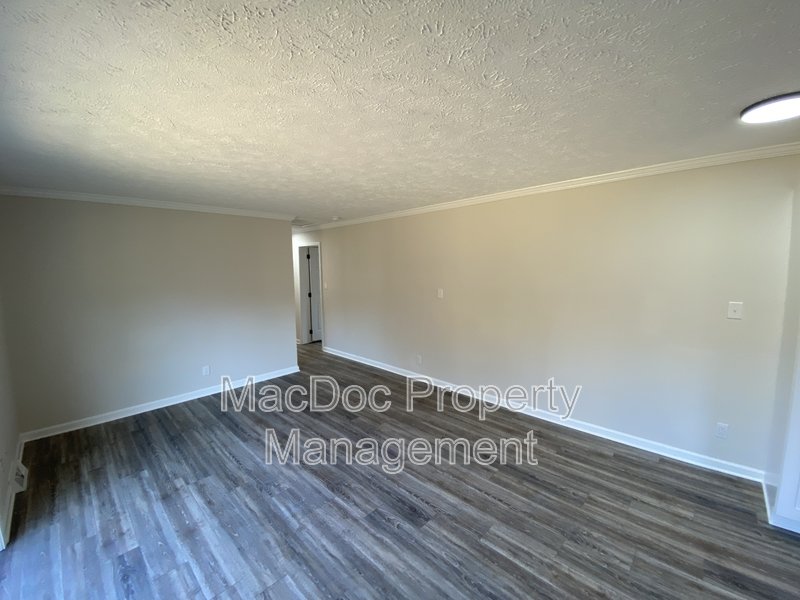 10504 Benchmark Road property image