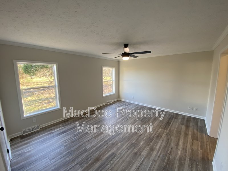 10504 Benchmark Road property image
