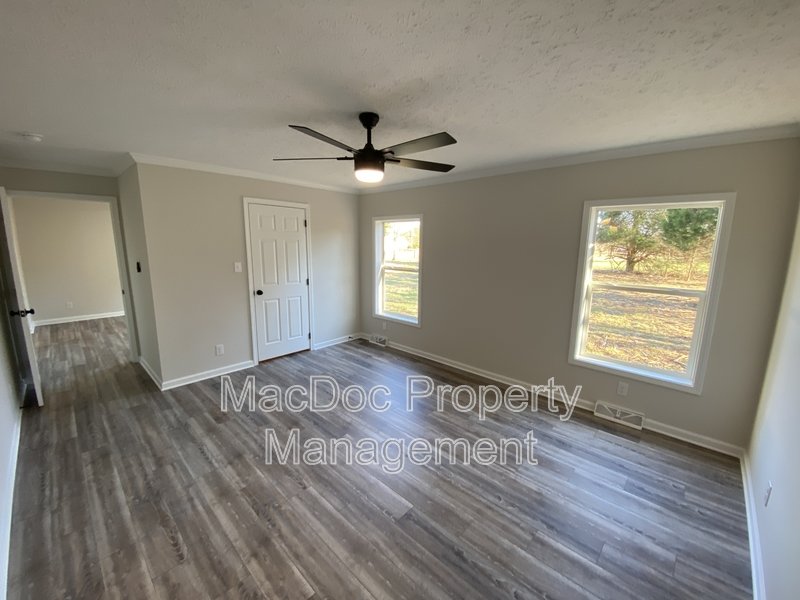 10504 Benchmark Road property image