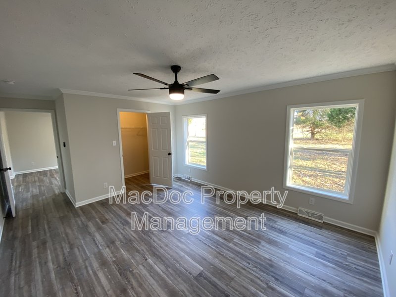 10504 Benchmark Road property image