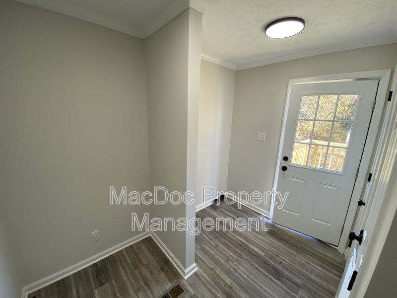 10504 Benchmark Road property image