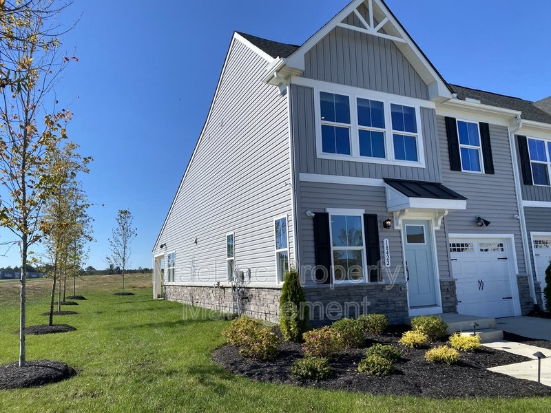 18422 Centennial Circle property image