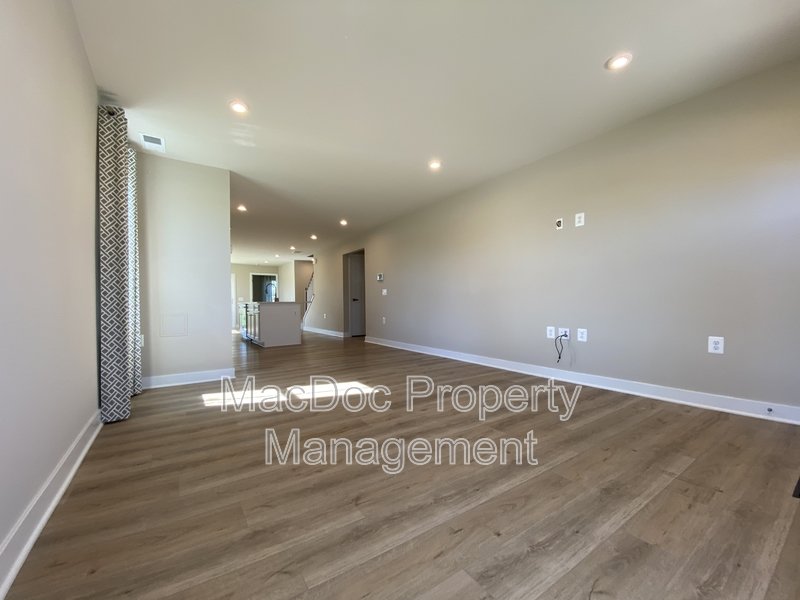 18422 Centennial Circle property image