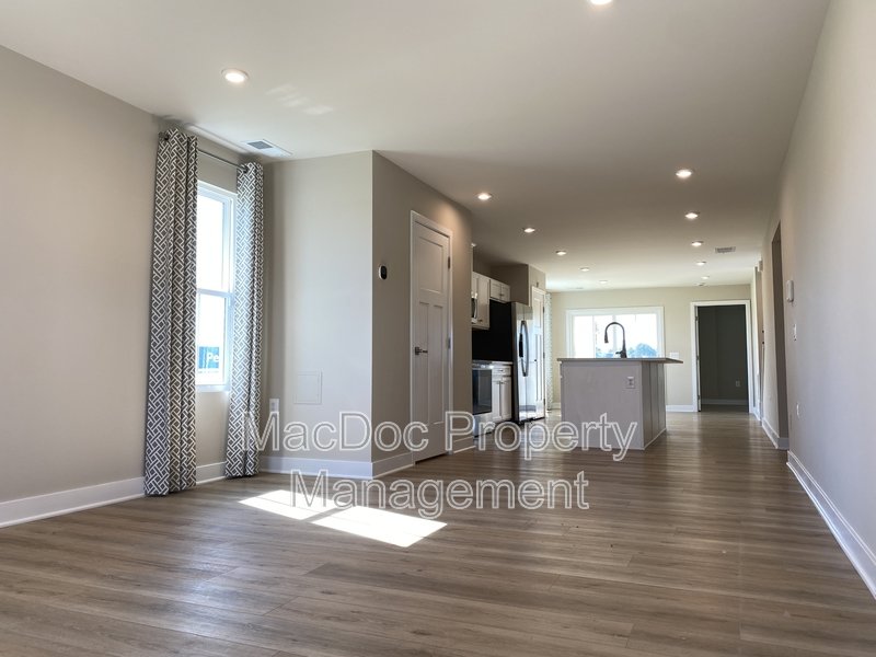 18422 Centennial Circle property image