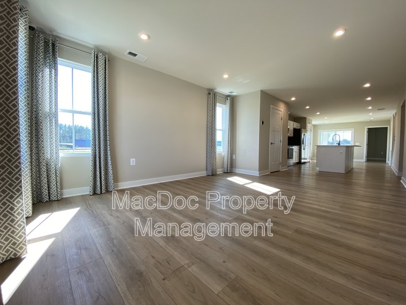 18422 Centennial Circle property image