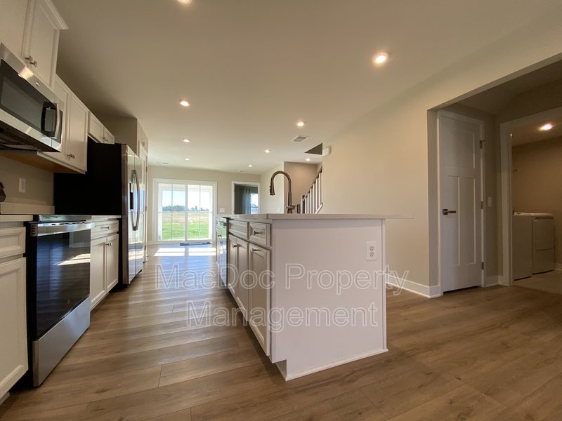 18422 Centennial Circle property image