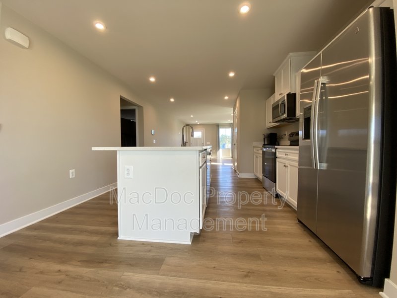 18422 Centennial Circle property image