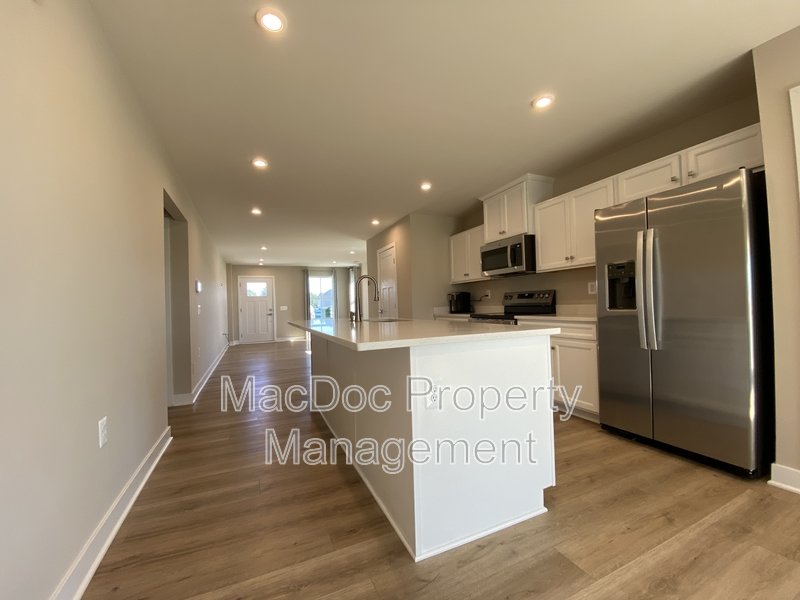 18422 Centennial Circle property image