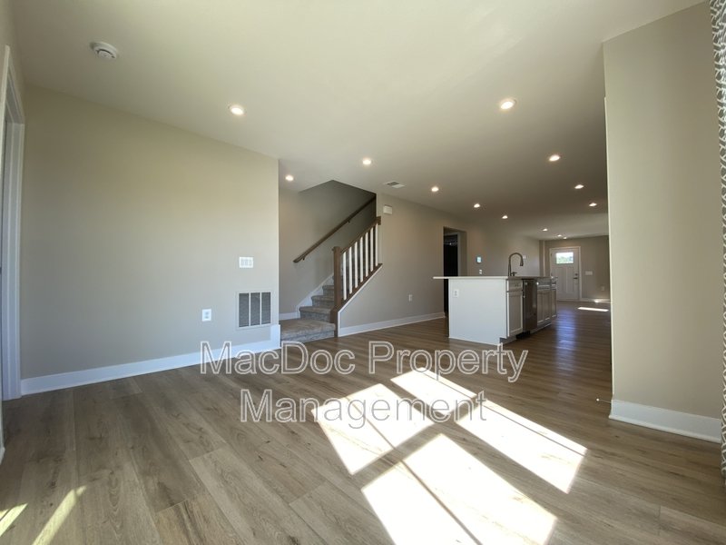 18422 Centennial Circle property image