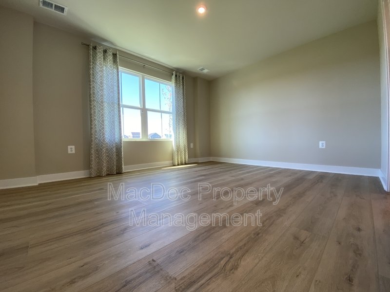 18422 Centennial Circle property image