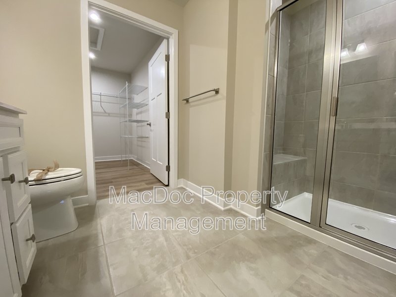 18422 Centennial Circle property image