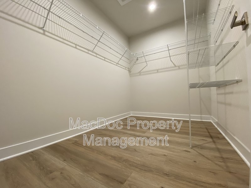 18422 Centennial Circle property image