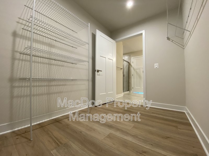 18422 Centennial Circle property image