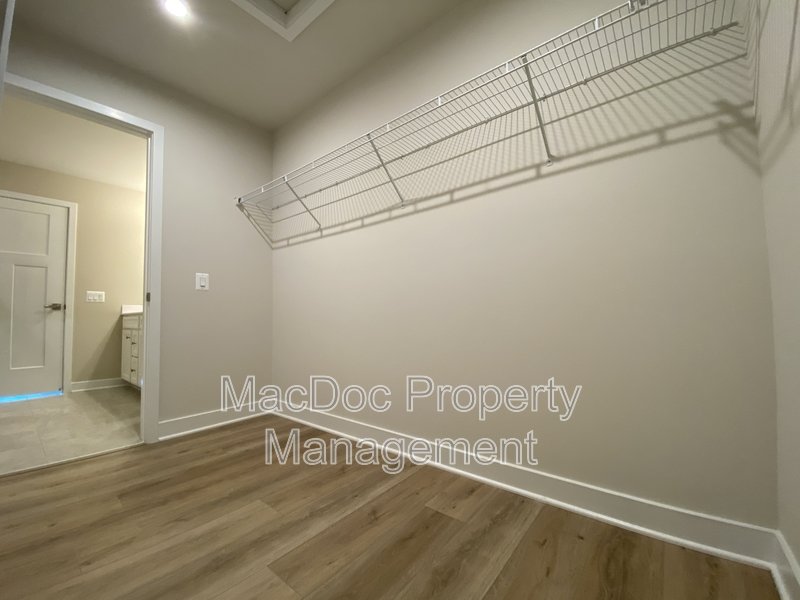 18422 Centennial Circle property image