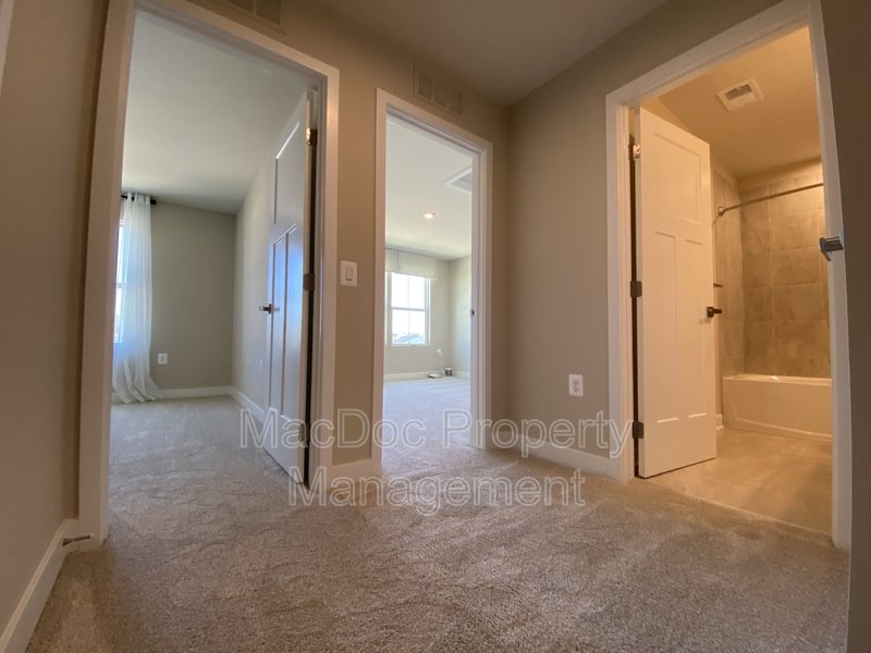 18422 Centennial Circle property image