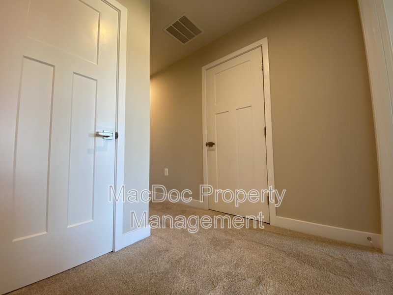18422 Centennial Circle property image