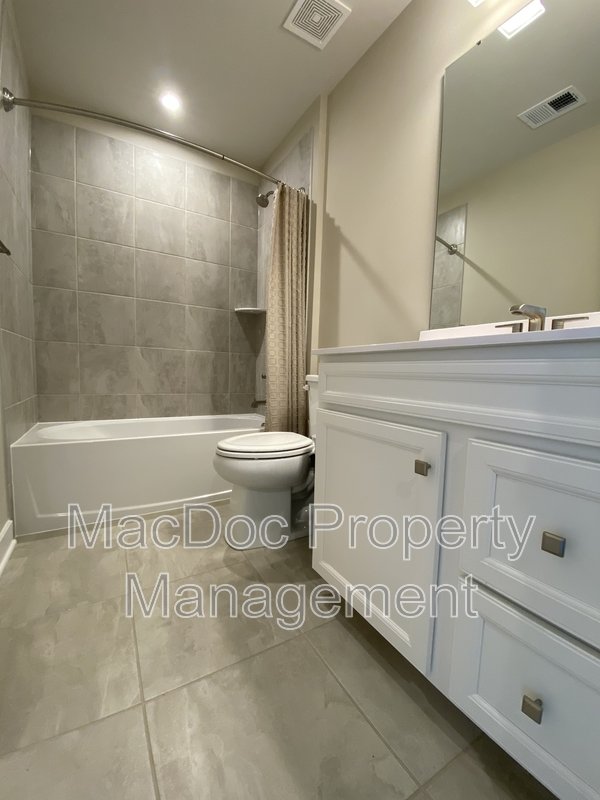 18422 Centennial Circle property image