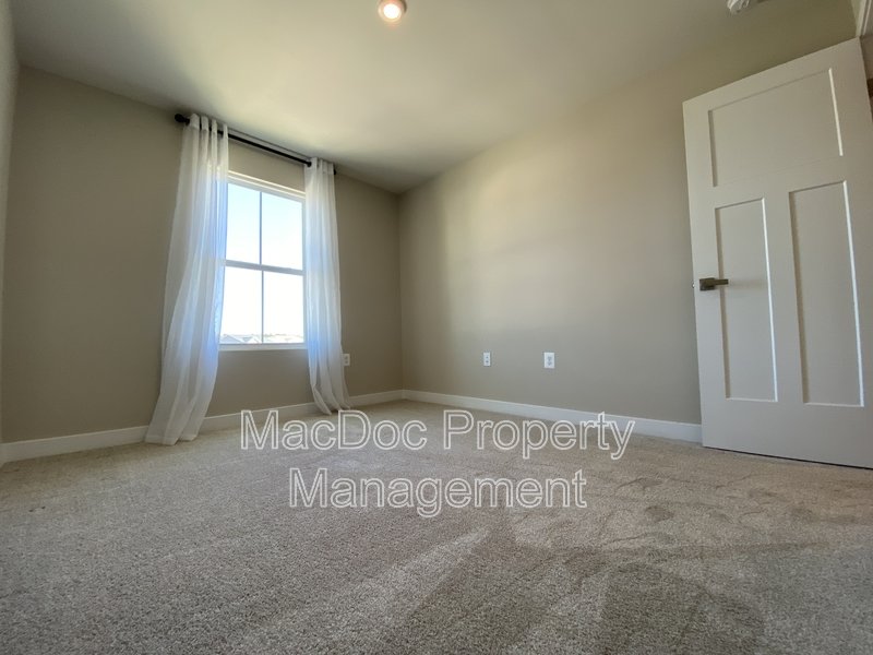18422 Centennial Circle property image