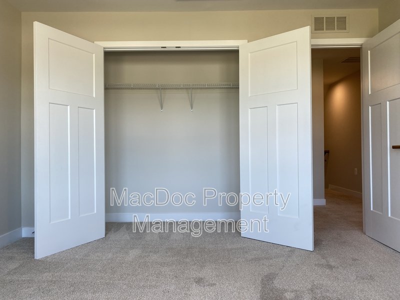 18422 Centennial Circle property image