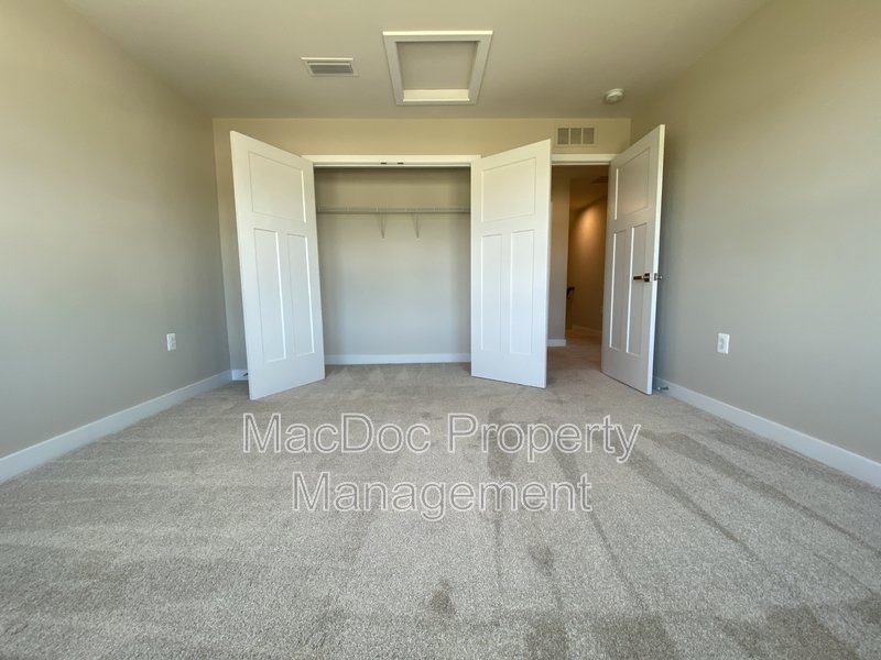 18422 Centennial Circle property image